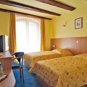 Alexander 3*, Cracovie Pologne
